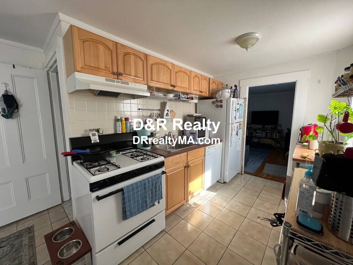 Primary Photo - 33 Perry St