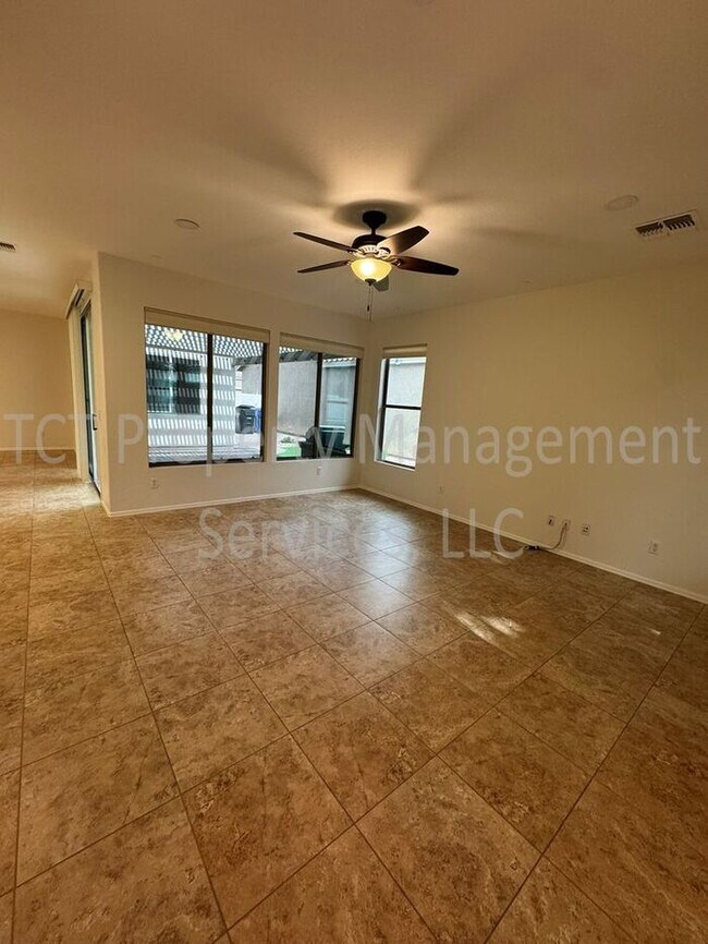 Foto del edificio - Beautifully Updated Bungalow in Power Ranch