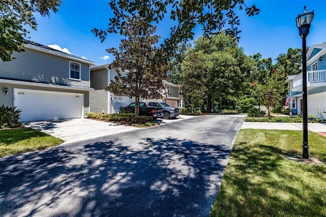 Building Photo - 208 Arbor Shade Ct
