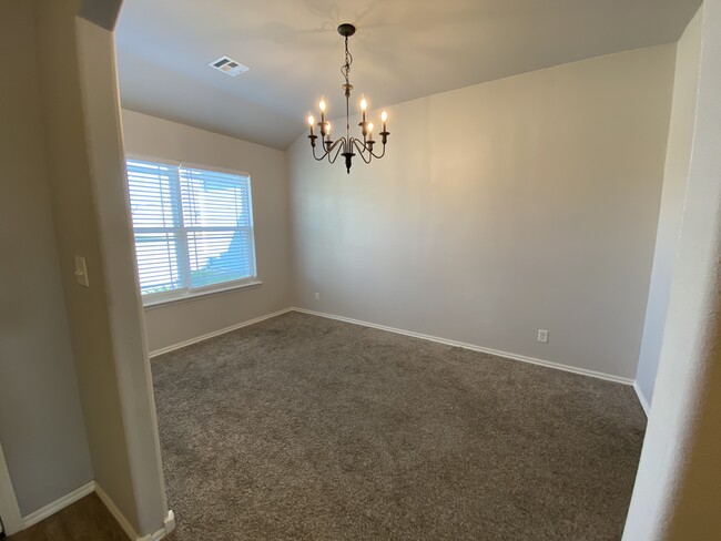 Building Photo - 12012 E 110th Plz N