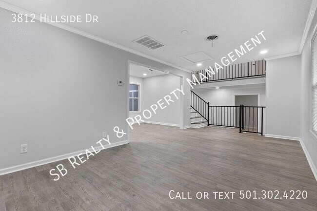 Foto del edificio - 3812 Hillside Dr
