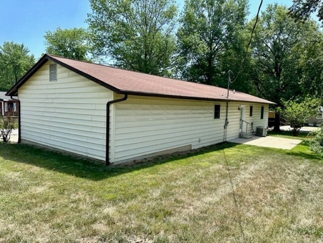 Building Photo - 3 RR 2 BA in Troy, MO