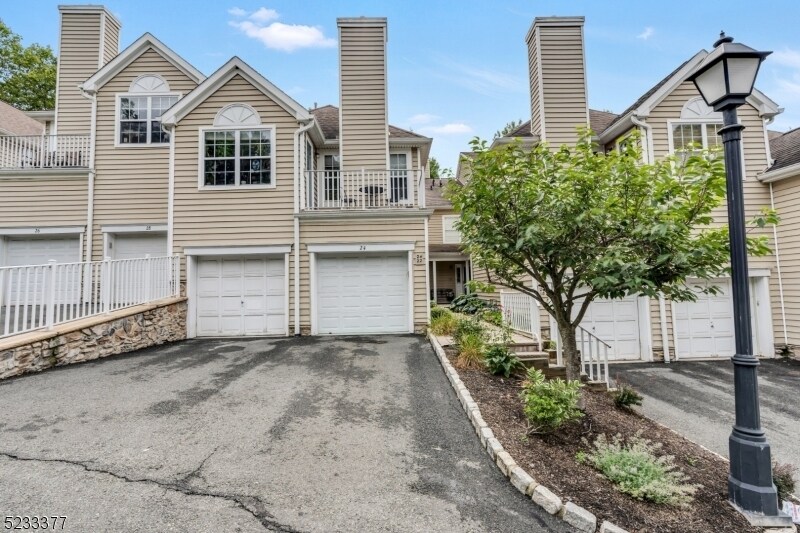 22 Springholm Dr, Berkeley Heights, NJ 07922 Townhome Rentals in Berkeley Heights NJ