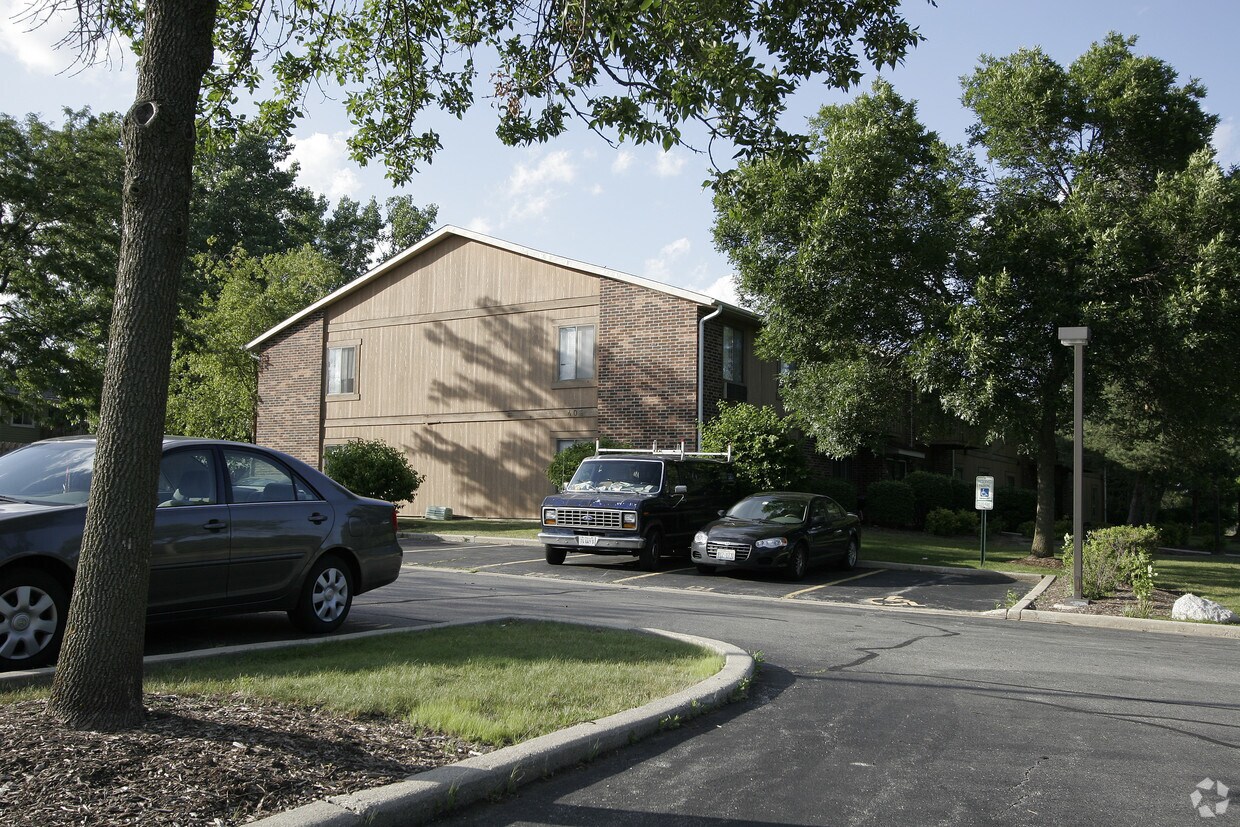 Waterbury Apartaments - Waterbury Apartments