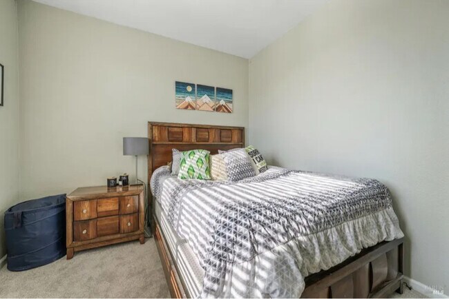 Foto del edificio - 1716 Newark Ln