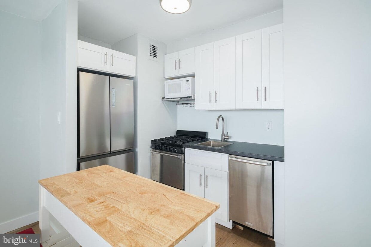 180618 Rittenhouse Square Unit 606, Philadelphia, PA 19103 Room for