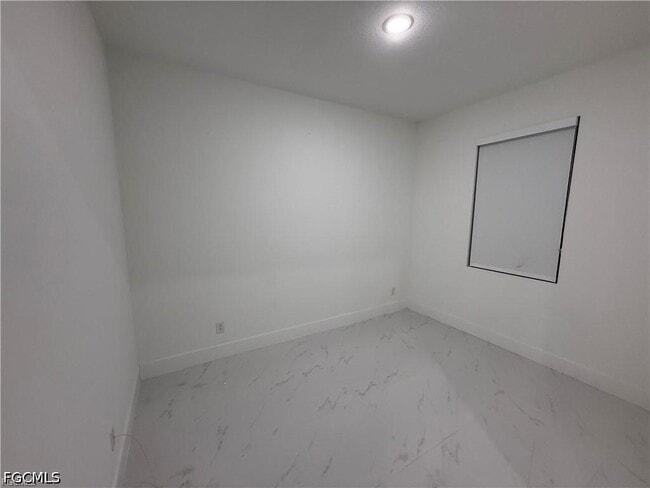 Foto del edificio - 3222 48th St W