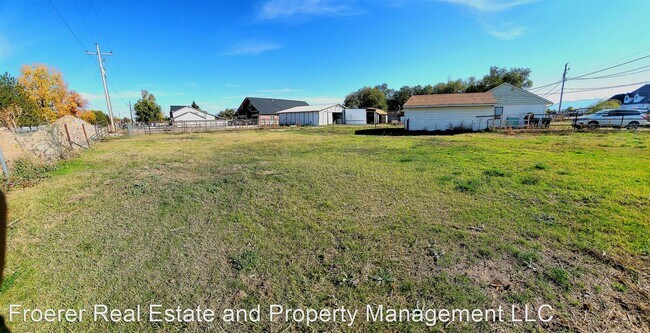 Building Photo - 3 br, 1 bath House - 3862 S 5500 W