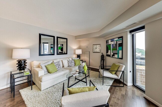 Foto del edificio - 2-bedroom, 1-bath condo in the sought-afte...