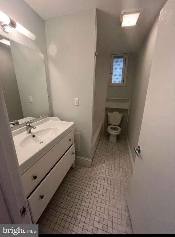 Foto del edificio - 2815 W Girard Ave