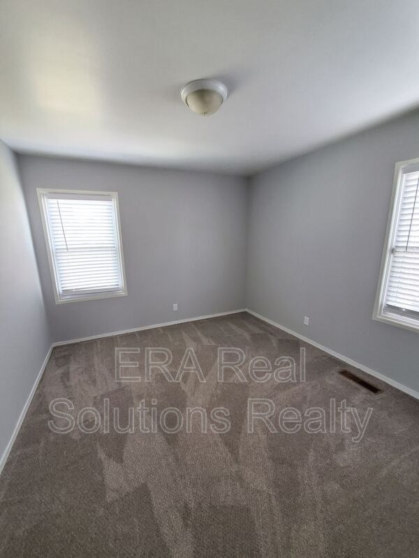 Building Photo - 2853 Gibson Dr