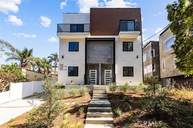 Primary Photo - 1376 Edgecliffe Dr