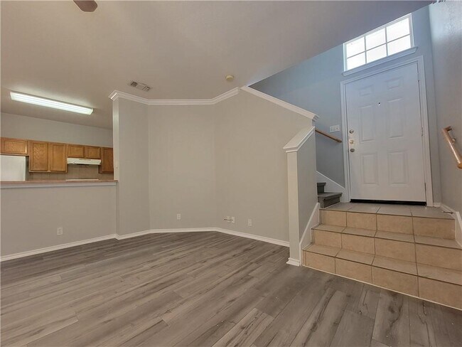 Foto del edificio - 1717 Matthews Ln