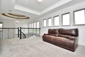 Building Photo - 8726 Marina Alto Ln