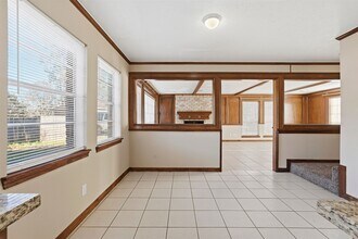 Building Photo - 16014 Southampton Dr