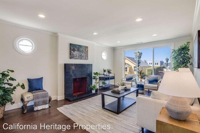 Building Photo - 5 br, 2.5 bath House - 444 E Street