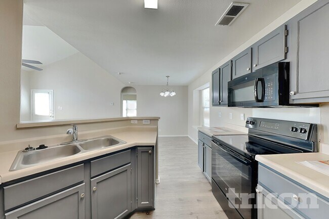 Foto del edificio - 6734 Sandy Point Dr