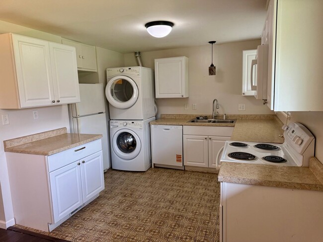 Foto del edificio - Charming 3 Bed, 2 Bath Ranch