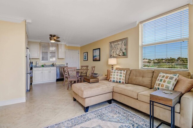 Building Photo - Charming Studio Condo in Bonita Springs