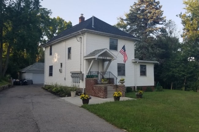 Front Yard - 102 Spring St