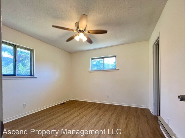 Building Photo - 3 br, 2 bath House - 5031 Mimosa Cir