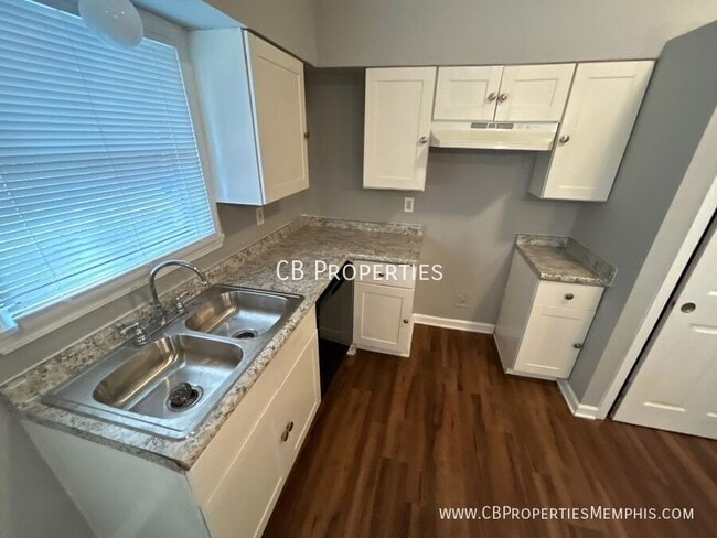 Building Photo - 1/2 off 3rd month of rent!!