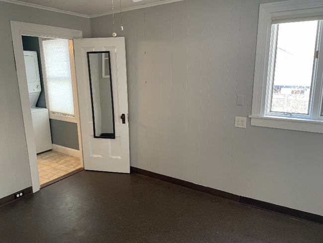 Building Photo - 363 Tuttle Rd