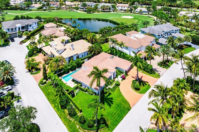 Foto del edificio - 1251 Thatch Palm Dr