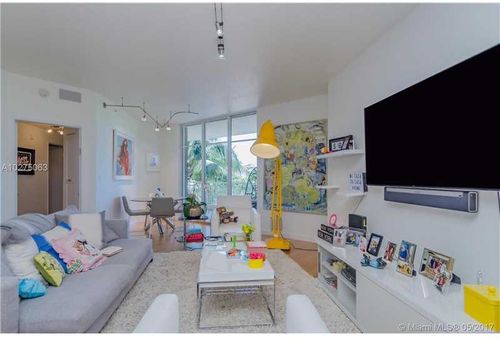 Foto del edificio - 1 Century Ln