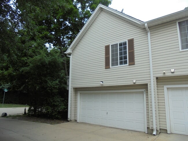 Building Photo - 51 N Macgillis Dr