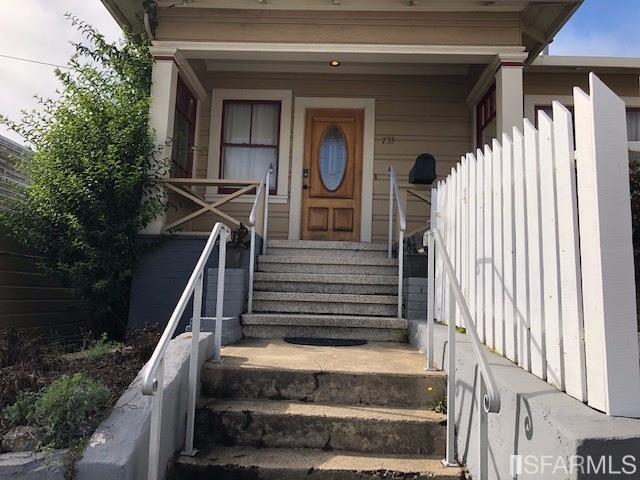 Building Photo - 733 Capitol Ave