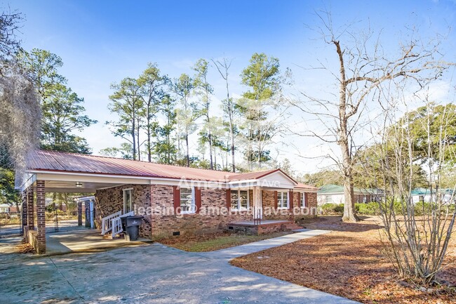 Building Photo - 514 Warren St