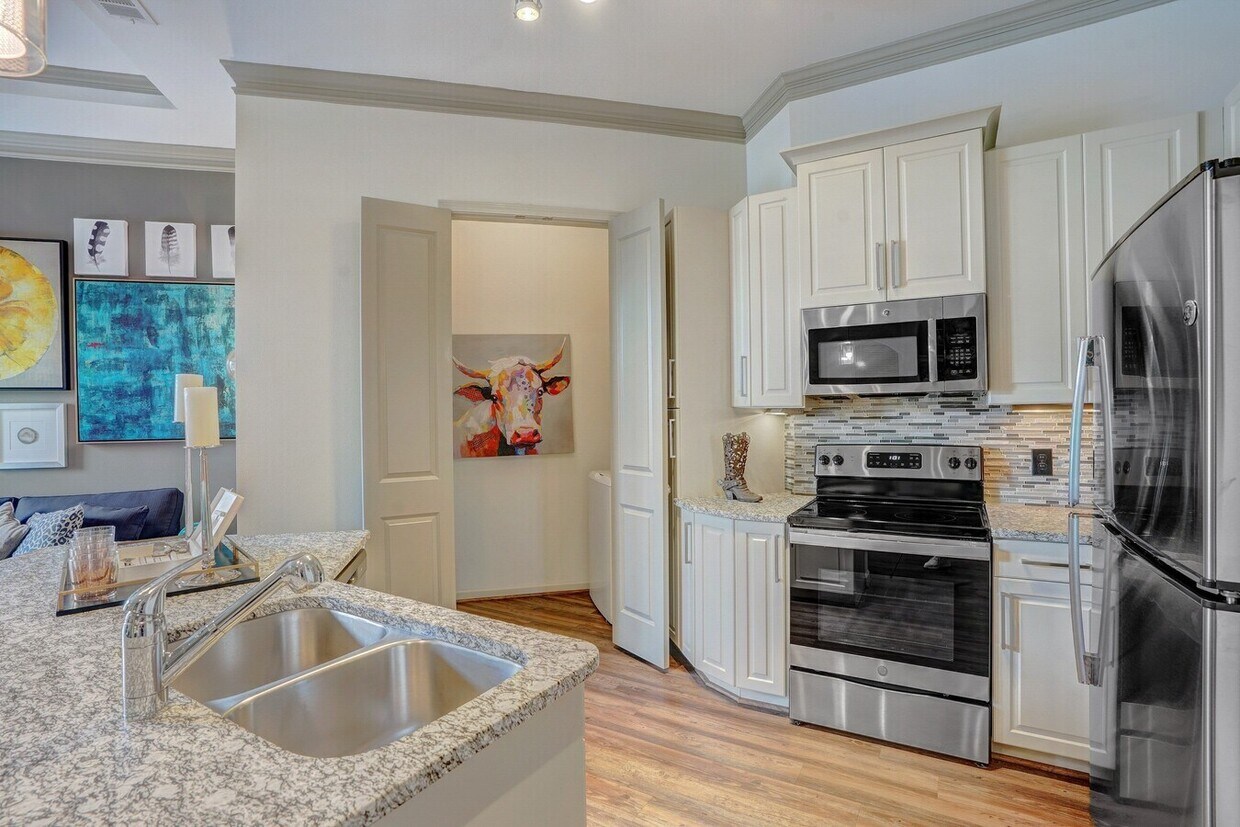 Foto principal - Five-Star Living, Right at Home!