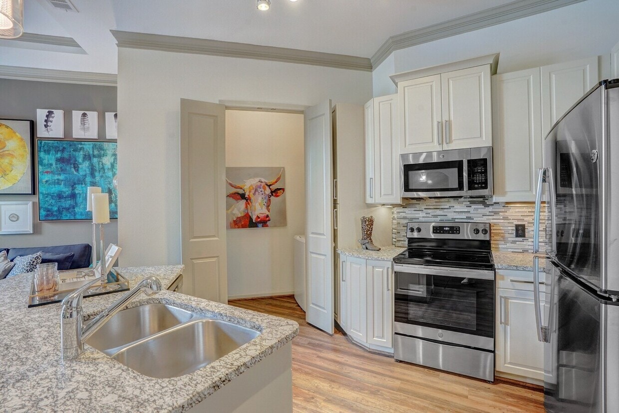 Primary Photo - Five-Star Living, Right at Home!
