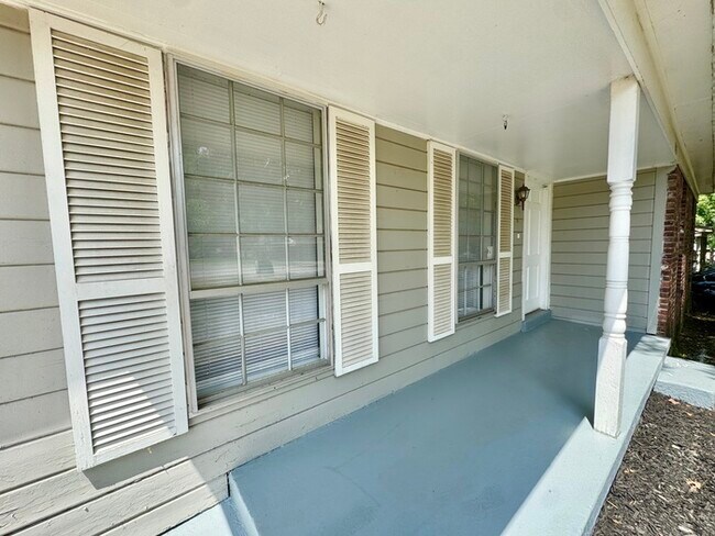 Foto del edificio - 4140 Crain Rd
