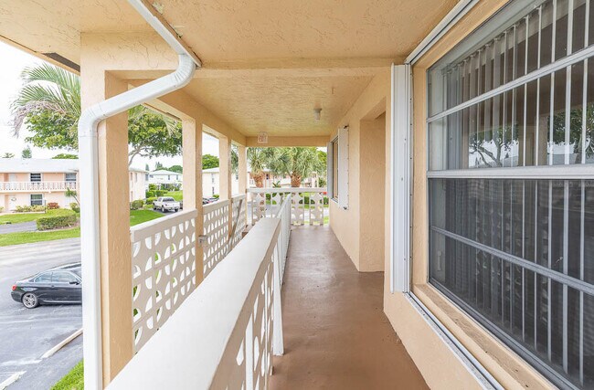 Foto del edificio - 1835 NW 18th St