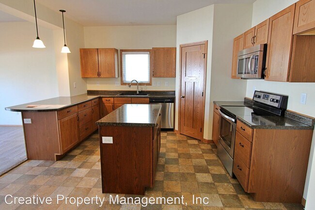 Building Photo - 3 br, 2.5 bath House - 1704 23rd Ave NW