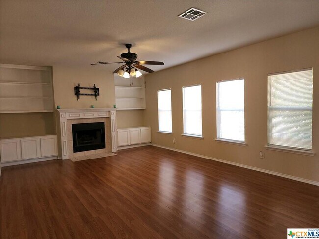 Building Photo - 2212 Delaware