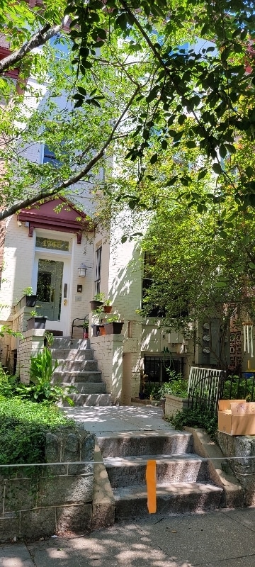 Building Photo - 1745 Kilbourne Pl NW