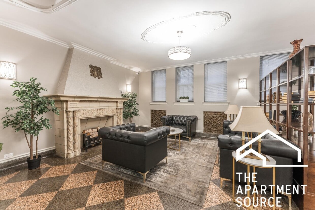 Foto del edificio - 817 W Lakeside Pl