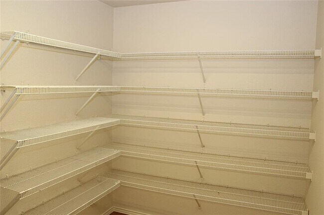 Foto del edificio - 3414 Flowstone Ln