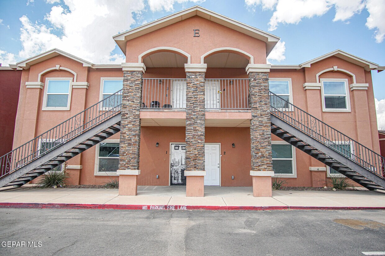 Foto principal - 8685 N Loop Dr
