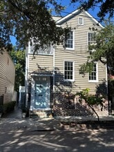 Building Photo - 87 America St