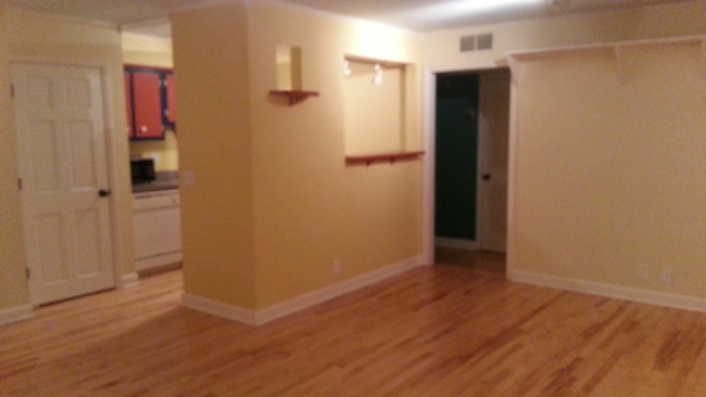 Building Photo - 2929 Selena Dr