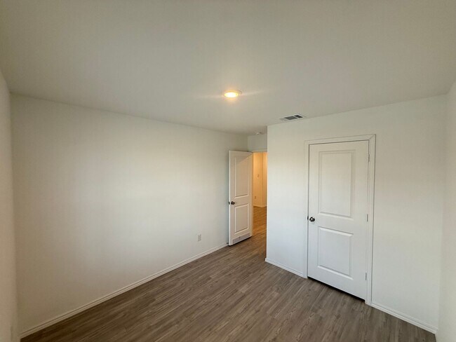 Building Photo - Charming 4-Bedroom Home Available for Rent!  Bulverde Area