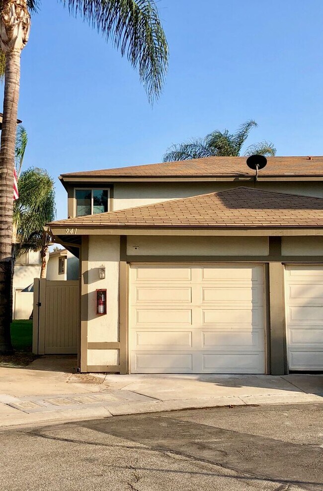 Foto del edificio - 941 Pinyon Ct