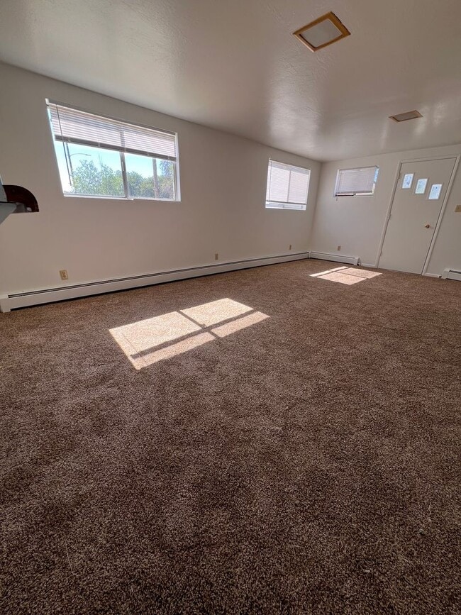 Building Photo - 2 Bed/1 Bath Home in Fallon