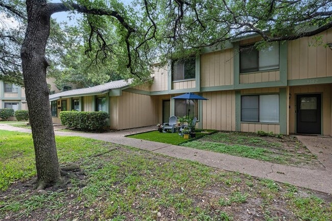 Building Photo - 9504 Quail Village Ln