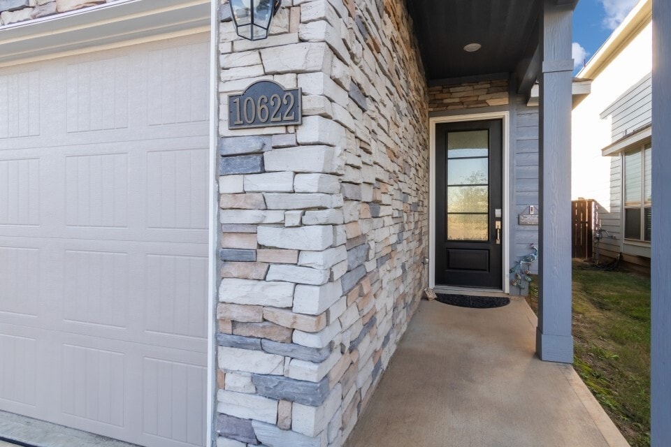 Primary Photo - 10622 Cabot Trl