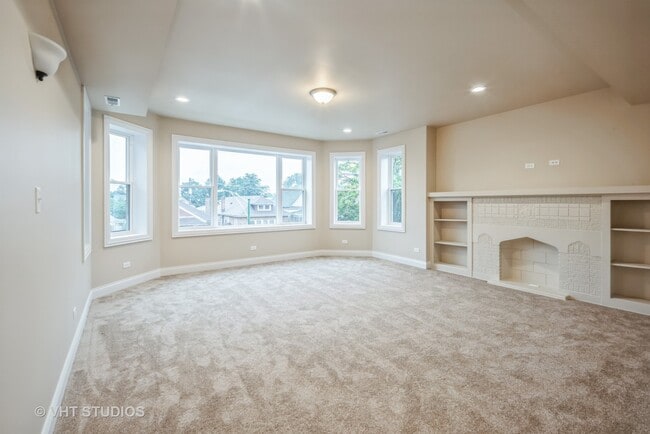 Building Photo - 8533 S Drexel Ave